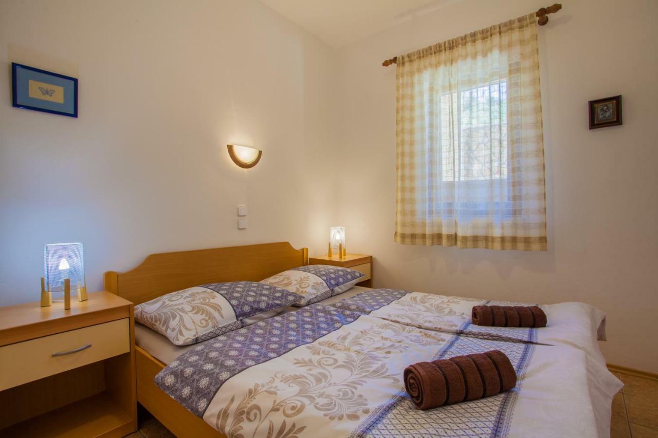 Apartmani Komesic Zubovici Exterior photo