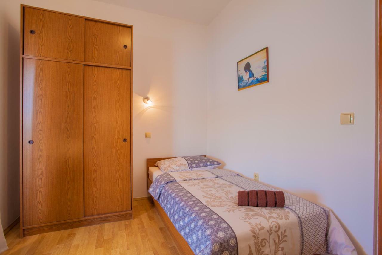 Apartmani Komesic Zubovici Exterior photo