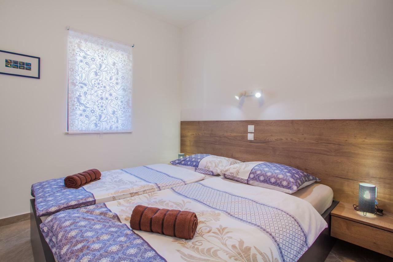 Apartmani Komesic Zubovici Exterior photo