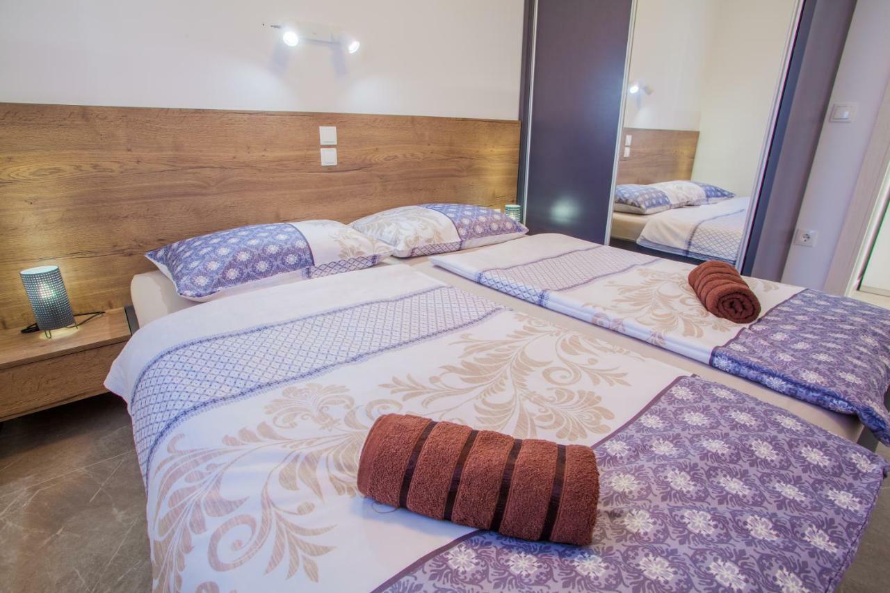 Apartmani Komesic Zubovici Exterior photo
