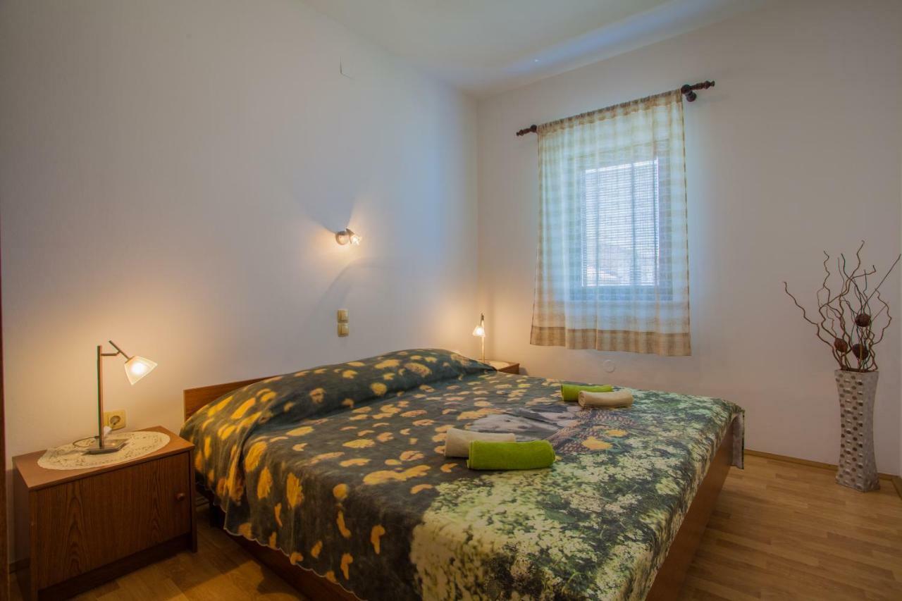 Apartmani Komesic Zubovici Exterior photo